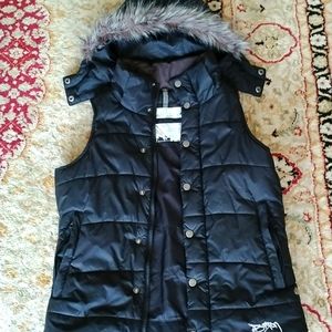 🌷2/$25 Burton puffy vest
